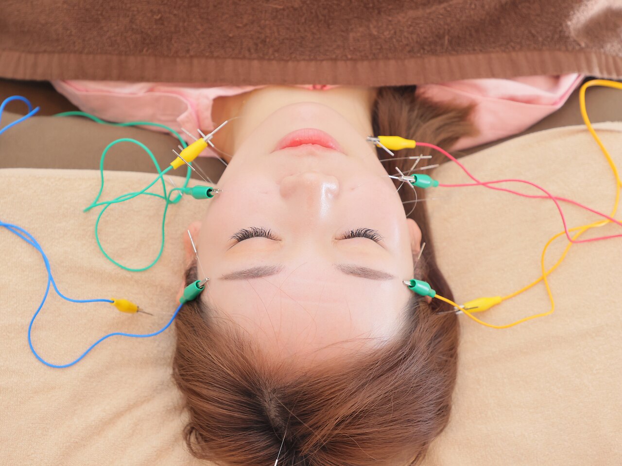 【3月限定 限定5名】電気刺激で小顔/リフトアップ/たるみ改善 13200→3300円