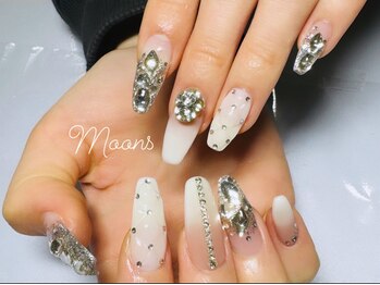 ムーンズ(Moon's)/