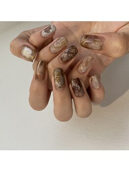 ヌア(nur.)/赤ブラウンnuance