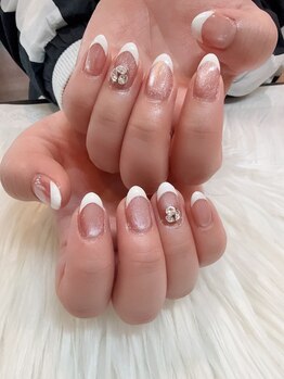 アニー(annie hair design)/マグネット、白フレンチ。