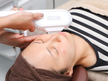 ラエッセ(LAESSE)の写真/【吉塚駅徒歩約2分】キメ細やかなハリツヤ肌をつくる☆エステ感覚で受けられる顔脱毛で毛穴&産毛レスへ♪