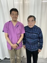 上野中央通り接骨院/お客様との写真
