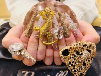 エスフィーネイルサロン ブリーユ(Esfy nailsalon Brille)/デカパーツ盛りネイル