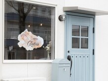 水色の玄関が目印☆