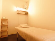 個室あり◎プライベートな空間で施術を行います。