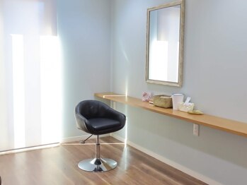 アロマプロデュース(Aroma DE Produce)の写真/【できる男は第一印象で差をつける】韓国美容LEDライトで美肌＆育毛促進を叶える♪ヒゲ脱毛もあり◎