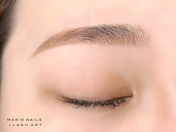 マリーネイルズ 港北店(MARIE NAILS)の写真/【眉ワックススタイリングメイクなし4950円※お仕上げのメイクは+550円】必要ない眉周りの毛を処理します