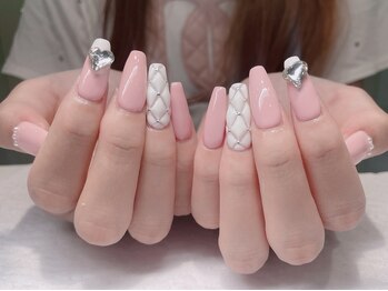 メオネイル(MEO NAIL)/ハートキルティングネイル