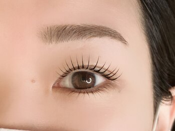 ラーラナン(La ranun)の写真/眉毛のお悩みは当店にお任せ！骨格に合わせた美眉へ♪ラッシュリフト×アイブロウWAXセットもご用意◎