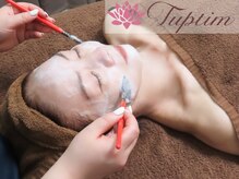 タプティムの雰囲気（肌を剥かずに満たす、韓国発次世代ピーリングでツヤめく水光肌へ）