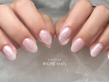 リッシュ トロワ(RICHE trois)/ピンクラメの星ネイル