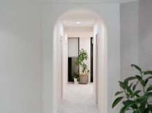 リベレスタ(liberesta)の雰囲気（店内は清潔かつ広々とした空間。全室完全個室。）