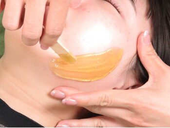 ノイ 松戸店(Noi)の写真/【艶肌フェイシャルWAX×アイブロウSETのお得なクーポンが大人気★】高品質WAX脱毛【艶人-tsuyari -】使用!