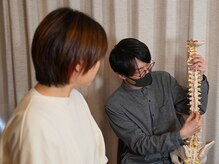 コラボ(CoLabo)の雰囲気（原因箇所だけでなく,頭や骨膜でつながっている箇所をアプローチ!）