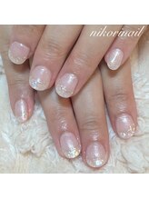 ニコリネイル(nikori nail)/ラメカラー×シェルフレンチ