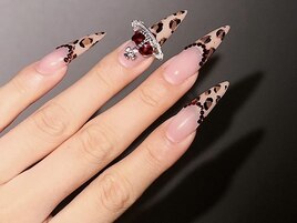 ロングヒョウ柄ネイル