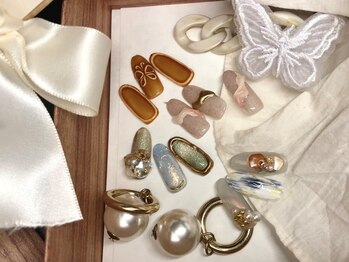 アジュールネイル 桜川店(AzurNail)の写真/【ワンカラー・カラグラ（ストーンアート付）¥4000】全メニューオフ込!何度来ても同じ価格★当日予約OK♪