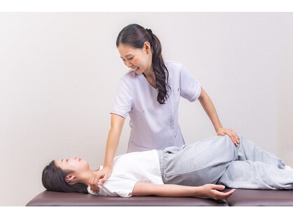 岐阜市内で肩こりと腰痛にリンパマッサージと骨盤矯正で姿勢改善する岐阜田神整体院の写真