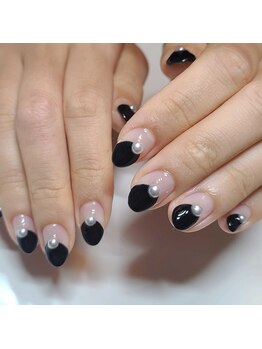 ネイルアンドまつげエクステ専門サロン スリー(THREE)/ブラック丸フレンチ