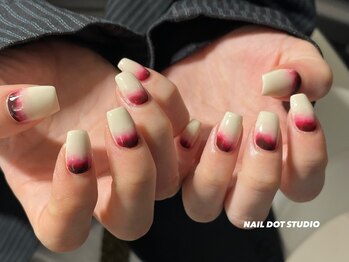 ネイルドットスタジオ 堺筋本町(NAIL DOT STUDIO)/ボルドーグラデーション