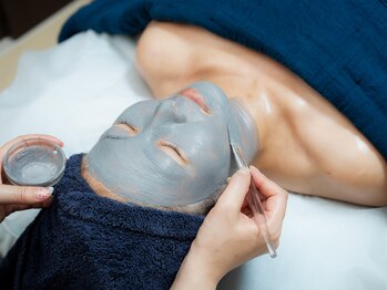 グロウ バイ フェイシャルデザイン アンド アイ(GROW)の写真/【たるみ毛穴・お肌のざらつきに★】毛穴の引き締め×ハリUP!ファンデ浮きしないなめらか肌へ♪