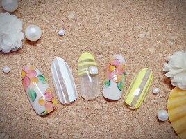 夏色ネイル　手描きフラワー