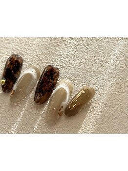 付け替え時オフ無料のメニューがあるサロン