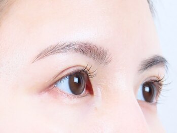 マシェリ(ma cherie)の写真/【朝10時～/新富町・銀座1丁目3分】完全個室の贅沢空間◎似合わせ眉wax×まつパマのセットで一気に垢抜け！