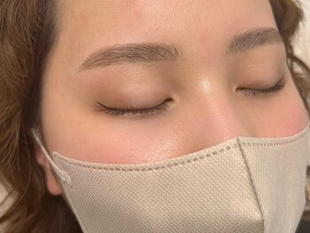 アオ おもろまち(ao.)/自眉を活かしたスタイリング