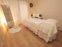 ブルーム(BLOOM)の雰囲気（落ち着いたプライベート空間でお待ちしております）