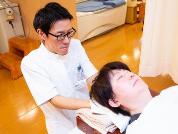 石山整骨院/首周りの施術