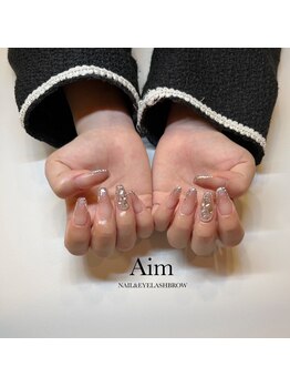 エイム 目黒店(Aim)の写真/長く通い続けるサロンを探している大人女子必見!持ち込みが人気♪¥9900～12月はキラキラネイルがおすすめ☆