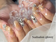 持ち込みデザインもお任せ。つけ放題クーポンもございます。