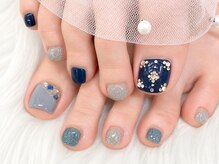 フットネイルで足元から夏を彩る♪豊富なデザインをご用意！