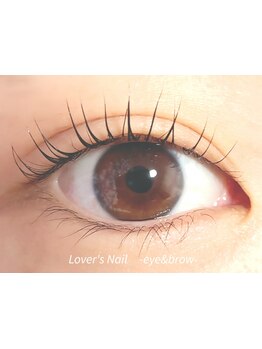 ネイル・アイメニューの同時施術が可能