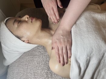 ポーラ ザ ビューティ 稲毛海岸駅前(POLA THE BEAUTY)/デコルテのコリもじっくりケア