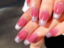 ミー(Me)/《ネイルデザイン》