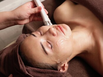 リッカ(Ricca)の写真/【ご新規様小顔×モチ肌￥4700】速攻で小顔を実感したい方に◎完全個室でリラックス×充実施術で大満足♪