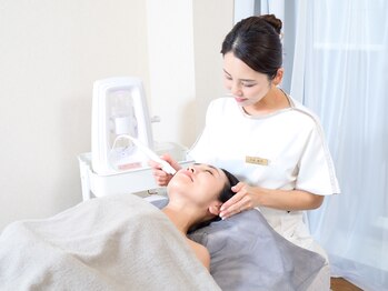 アンス(Ance)の写真/【エステ×垢抜けメイク★】完全個室にてハイドロ毛穴洗浄を完備☆ツルツルのお肌でメイク映えも叶う♪