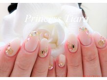 グランチュール(Grantulle)/ラインストーンネイル