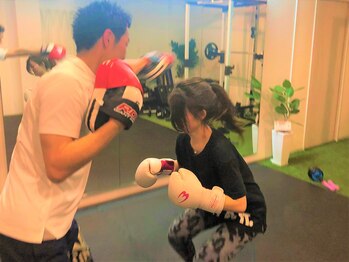 アールメイク(R-MAKE)/様々な動きで楽しくエクササイズ