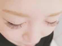 人気の衰えないボリュームラッシュ～軽い付け心地でまつげに密度を！毛先にフワフワボリューム★