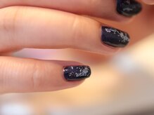 クロ(KURO)/大人ネイビーキラキラネイル