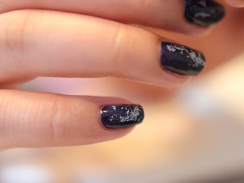 クロ(KURO)/大人ネイビーキラキラネイル