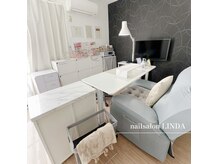 白を基調とした清潔感のある空間で施術いたします♪