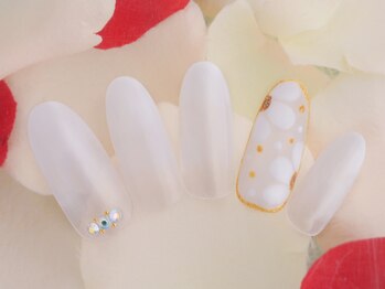 シューズネイルプロデュース/ホワイトフラワーネイル