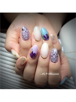 ネイルサロンアンドスクールエムズブロッサム(Nailsalon & school M's Blossom)/アートやり放題コース