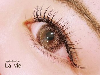 ラヴィ(La vie)の写真/持続力バツグン【新技術バインドロック】お仕事や育児など忙しい方へ！1席サロンでリラックスして施術◎