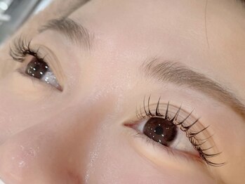 フェリチカ(Felichika)の写真/歴12年の凄腕による施術で理想の目元へ☆駅チカで仕事終わりにも◎エクステorパーマ×アイブロウセットもOK