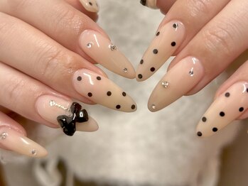 エマネイル プラスキハクヤ 肥後橋店(EmaNail+KIHAKUYA)の写真/トレンドや季節に合わせた豊富なデザインで大人可愛く目を惹く手元に♪持ち込みやお任せも大歓迎☆